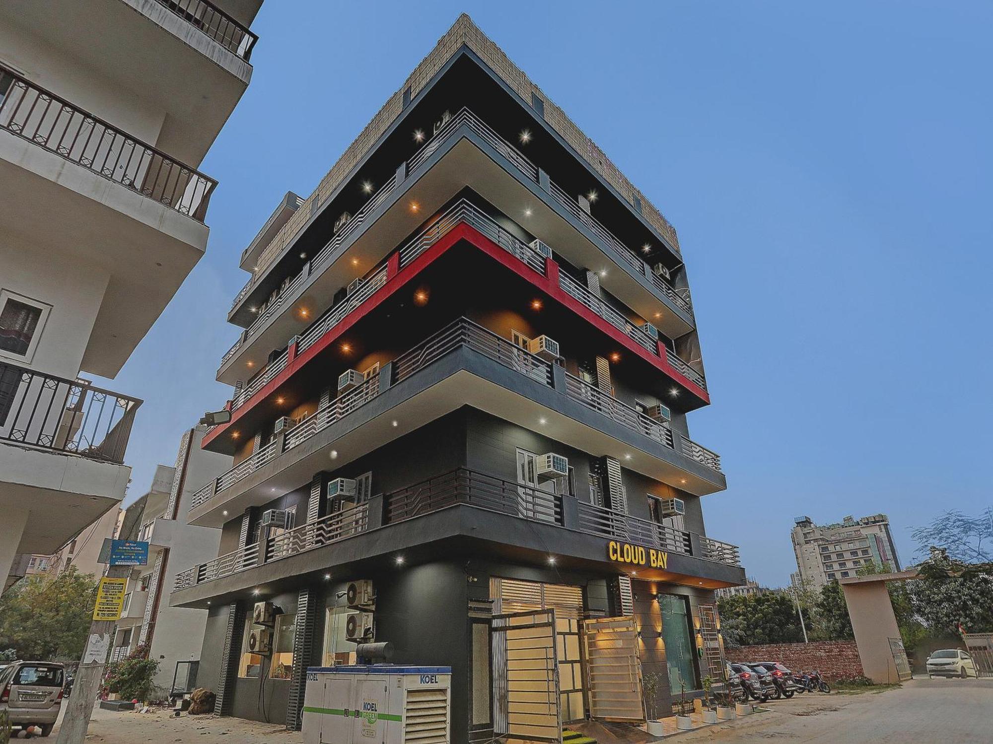Готель Super Townhouse Cloud Bay, Near Genpact, Sector-69, Ґурґаон Екстер'єр фото